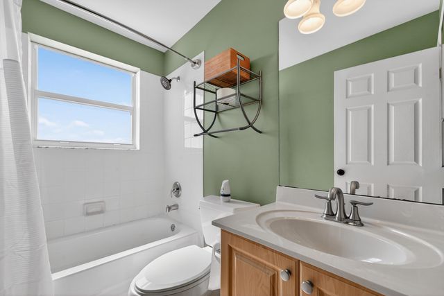 3944 Crescent Creek Drive, Coconut Creek, FL 33073