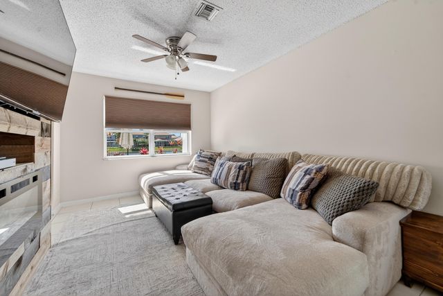 3944 Crescent Creek Drive, Coconut Creek, FL 33073