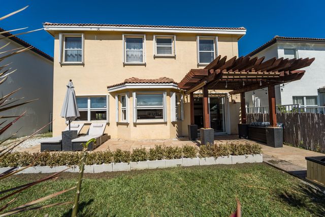 3944 Crescent Creek Drive, Coconut Creek, FL 33073