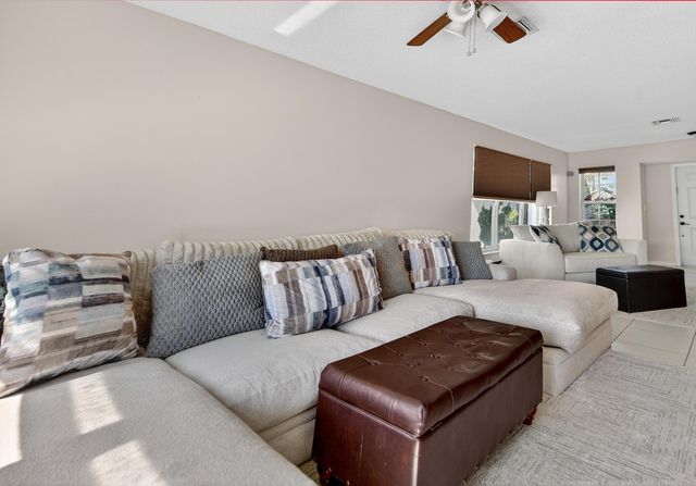 3944 Crescent Creek Drive, Coconut Creek, FL 33073