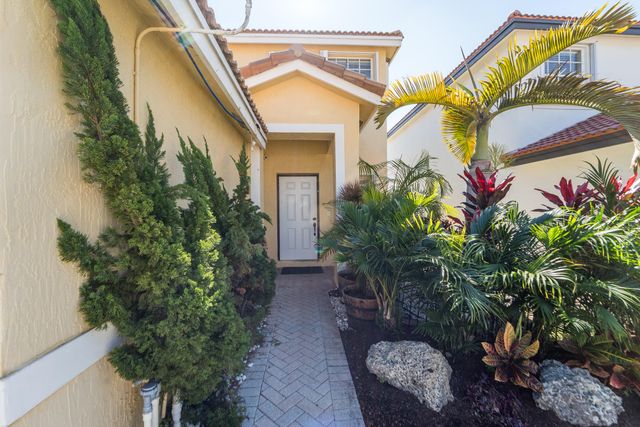 3944 Crescent Creek Drive, Coconut Creek, FL 33073