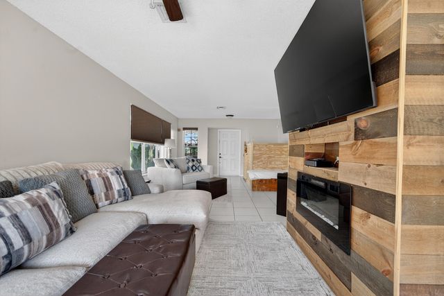 3944 Crescent Creek Drive, Coconut Creek, FL 33073