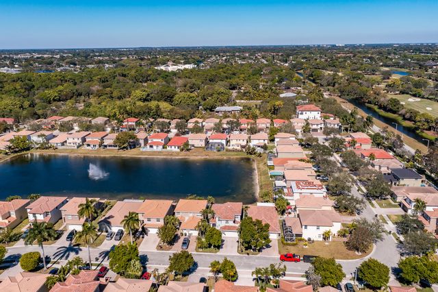 3944 Crescent Creek Drive, Coconut Creek, FL 33073