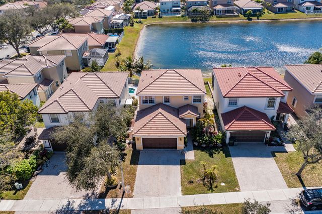 3944 Crescent Creek Drive, Coconut Creek, FL 33073