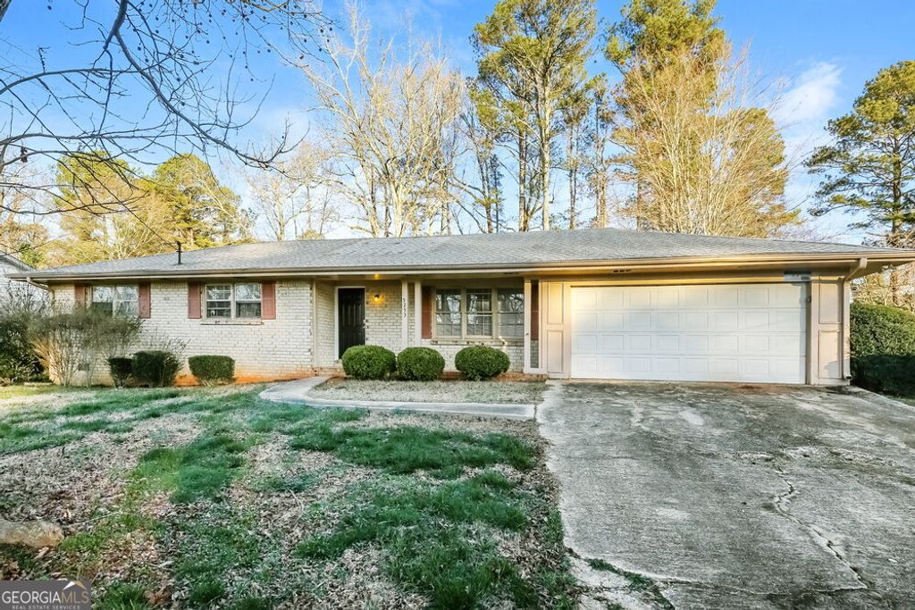 5253 Corinth Drive, Stone Mountain, GA 30087