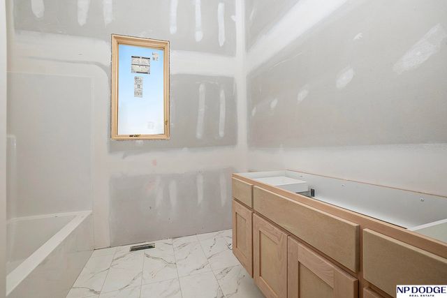 3314 S 212 Street, Elkhorn, NE 68022