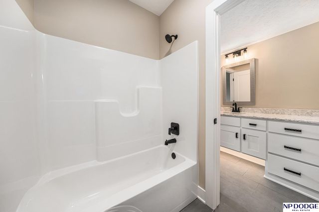 3314 S 212 Street, Elkhorn, NE 68022