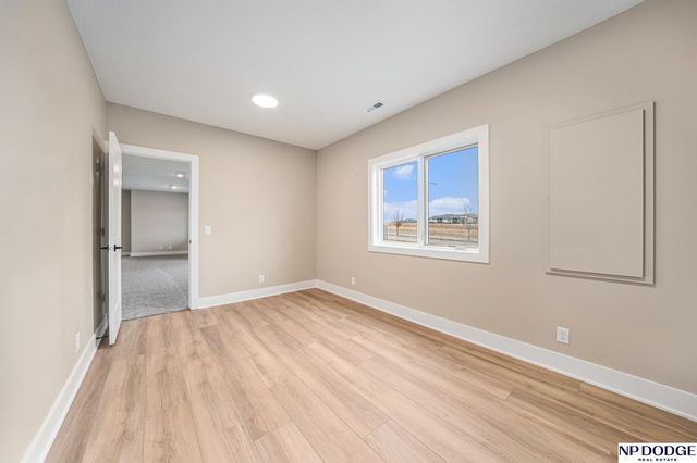 3314 S 212 Street, Elkhorn, NE 68022