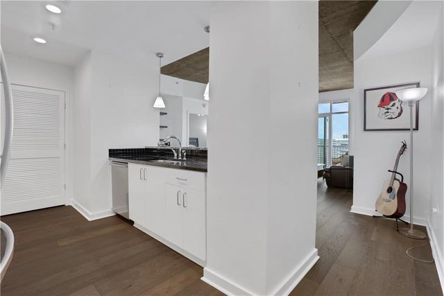 250 Pharr NE Road 2005, Atlanta, GA 30305