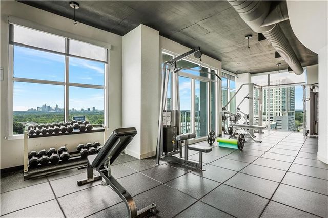 250 Pharr NE Road 2005, Atlanta, GA 30305