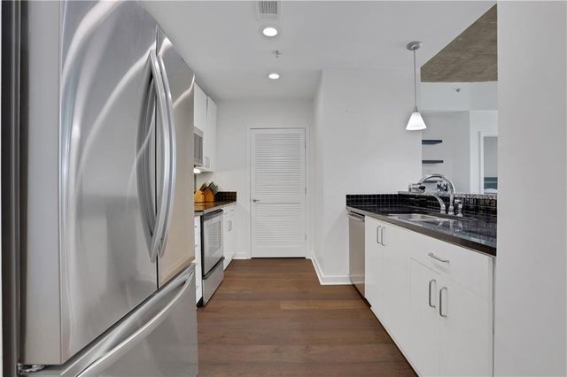 250 Pharr NE Road 2005, Atlanta, GA 30305