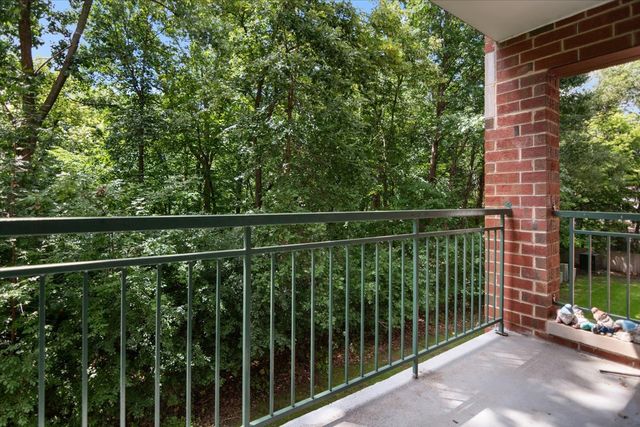 5360 N Lowell Avenue 311, Chicago, IL 60630