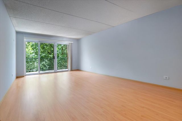 5360 N Lowell Avenue 311, Chicago, IL 60630
