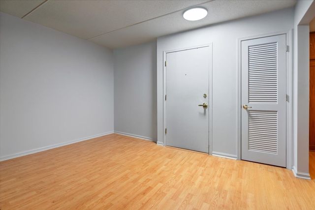 5360 N Lowell Avenue 311, Chicago, IL 60630