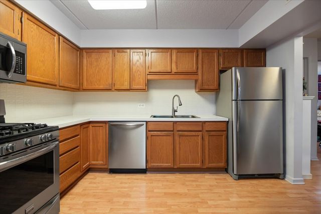 5360 N Lowell Avenue 311, Chicago, IL 60630