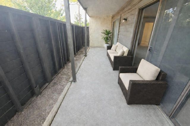 3085 Walnut Bend Lane 16, Houston, TX 77042