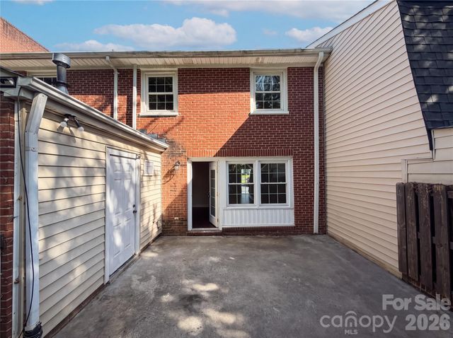 8042 Regent Park Lane, Charlotte, NC 28210