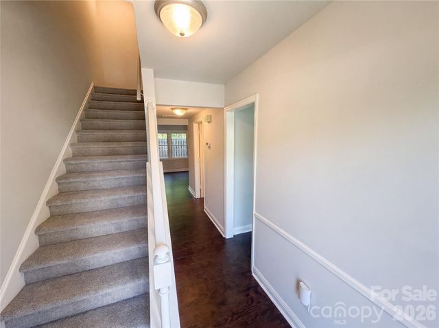 8042 Regent Park Lane, Charlotte, NC 28210