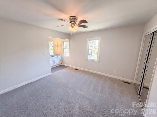 8042 Regent Park Lane, Charlotte, NC 28210