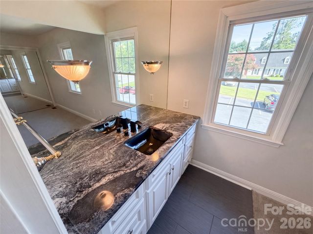 8042 Regent Park Lane, Charlotte, NC 28210