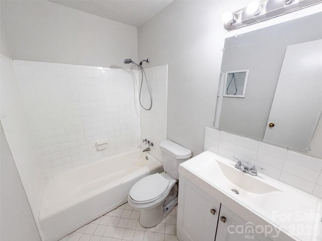 8042 Regent Park Lane, Charlotte, NC 28210