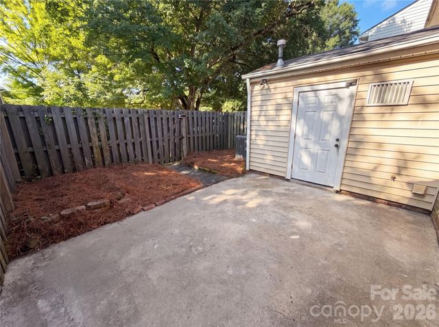 8042 Regent Park Lane, Charlotte, NC 28210