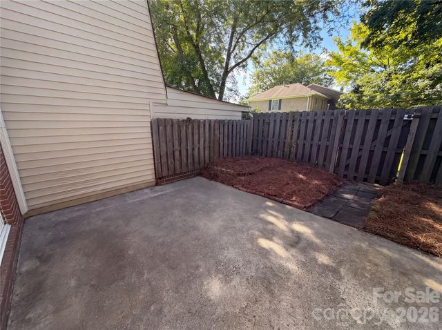 8042 Regent Park Lane, Charlotte, NC 28210