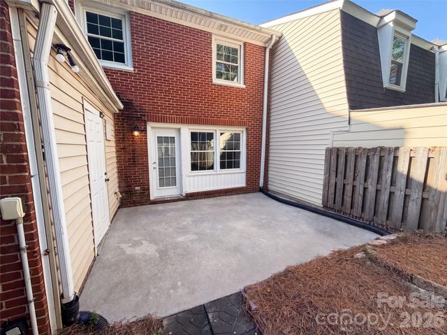 8042 Regent Park Lane, Charlotte, NC 28210