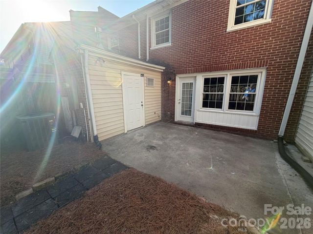 8042 Regent Park Lane, Charlotte, NC 28210