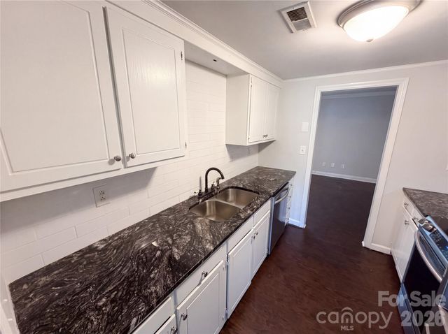 8042 Regent Park Lane, Charlotte, NC 28210