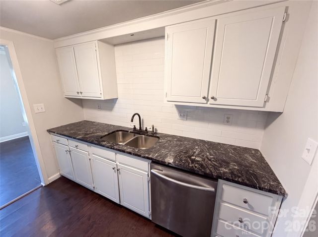 8042 Regent Park Lane, Charlotte, NC 28210