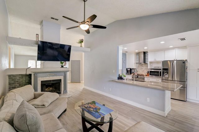 6679 Foxwood Ct, Citrus Heights, CA 95621