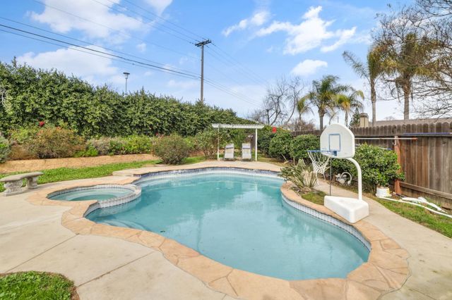 6679 Foxwood Ct, Citrus Heights, CA 95621