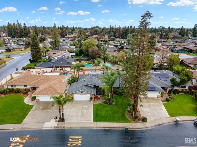 2704 El Portal Drive, Bakersfield, CA 93309