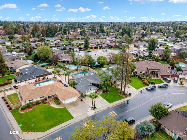 2704 El Portal Drive, Bakersfield, CA 93309