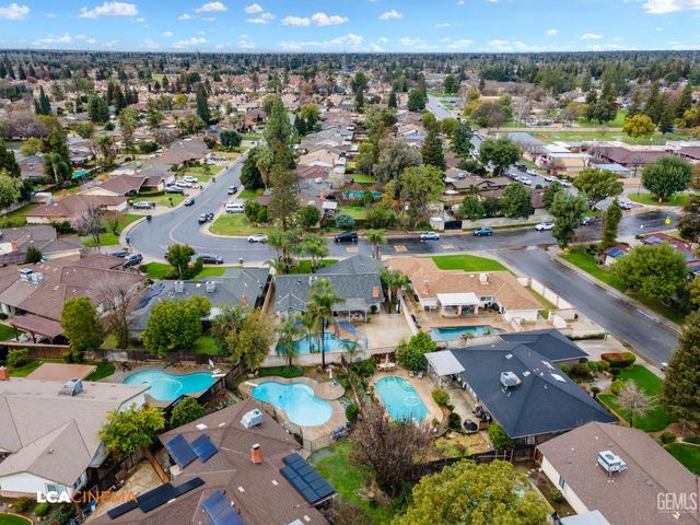 2704 El Portal Drive, Bakersfield, CA 93309