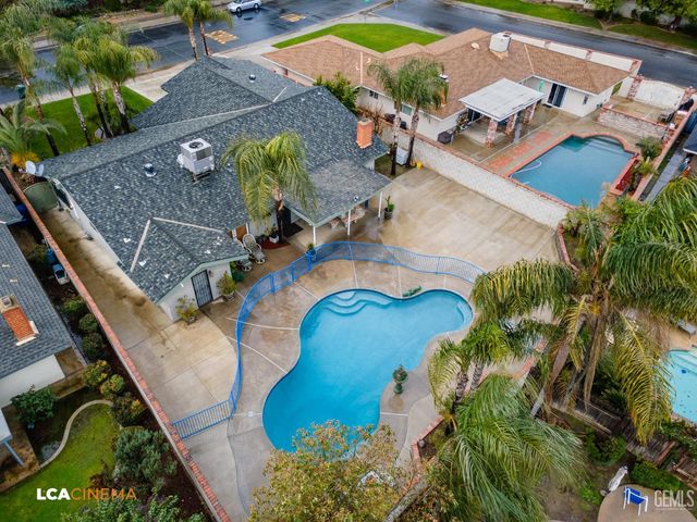 2704 El Portal Drive, Bakersfield, CA 93309