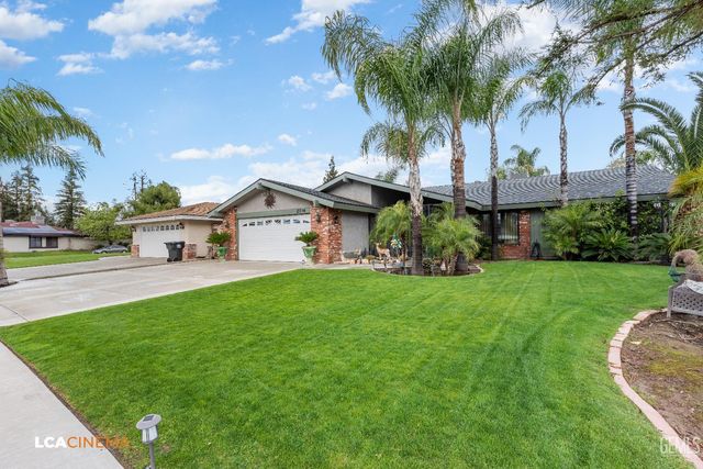 2704 El Portal Drive, Bakersfield, CA 93309