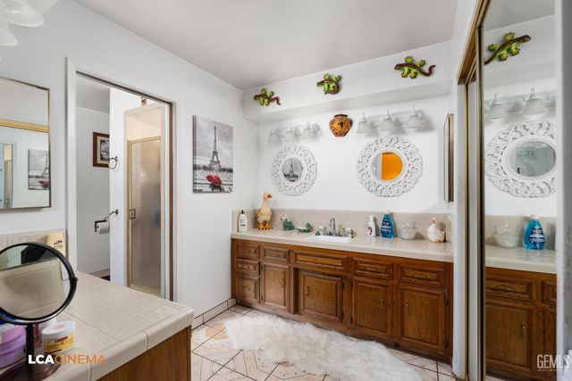 2704 El Portal Drive, Bakersfield, CA 93309