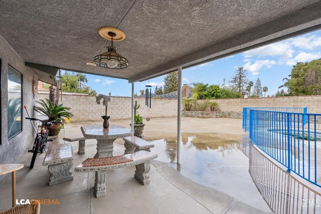 2704 El Portal Drive, Bakersfield, CA 93309