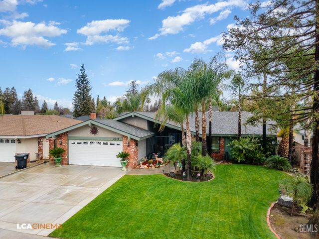 2704 El Portal Drive, Bakersfield, CA 93309