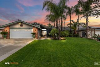 2704 El Portal Drive, Bakersfield, CA 93309