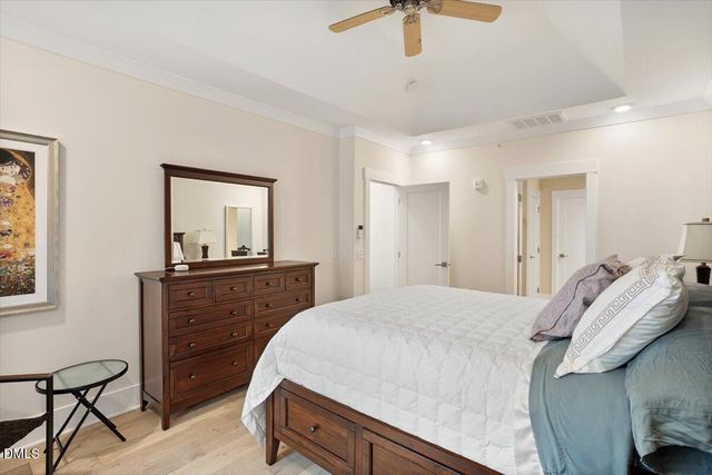 10530 Sablewood Drive 215, Raleigh, NC 27617
