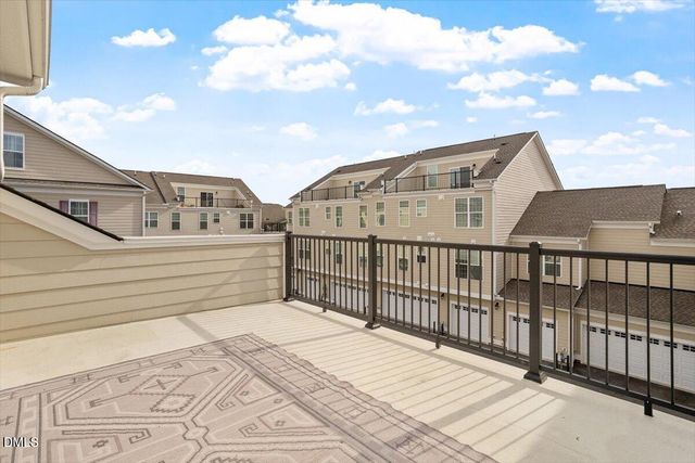 10530 Sablewood Drive 215, Raleigh, NC 27617