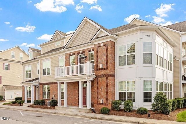 10530 Sablewood Drive 215, Raleigh, NC 27617