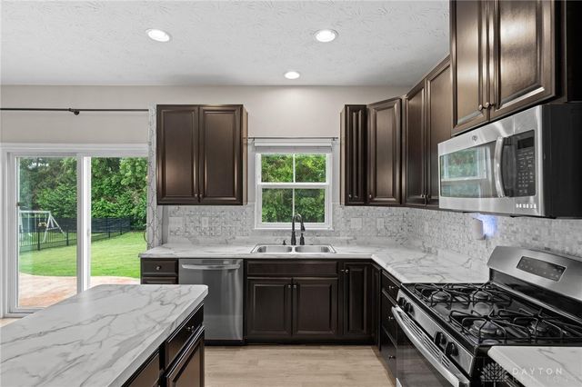 2843 Ridge View Court, Beavercreek Twp, OH 45385