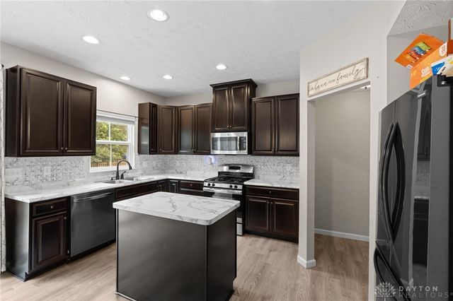 2843 Ridge View Court, Beavercreek Twp, OH 45385