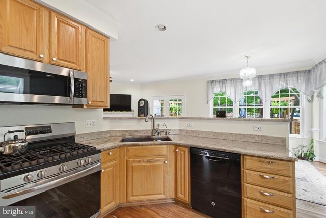 12941 TORCHLIGHT DR, Woodbridge, VA 22193