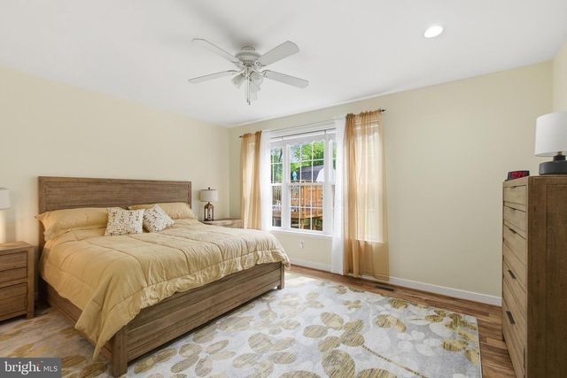 12941 TORCHLIGHT DR, Woodbridge, VA 22193