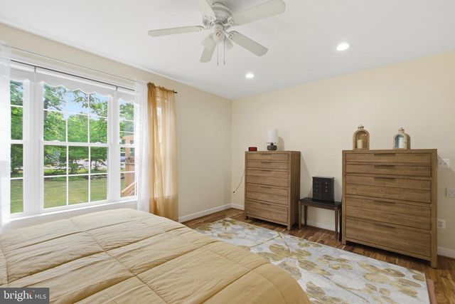 12941 TORCHLIGHT DR, Woodbridge, VA 22193